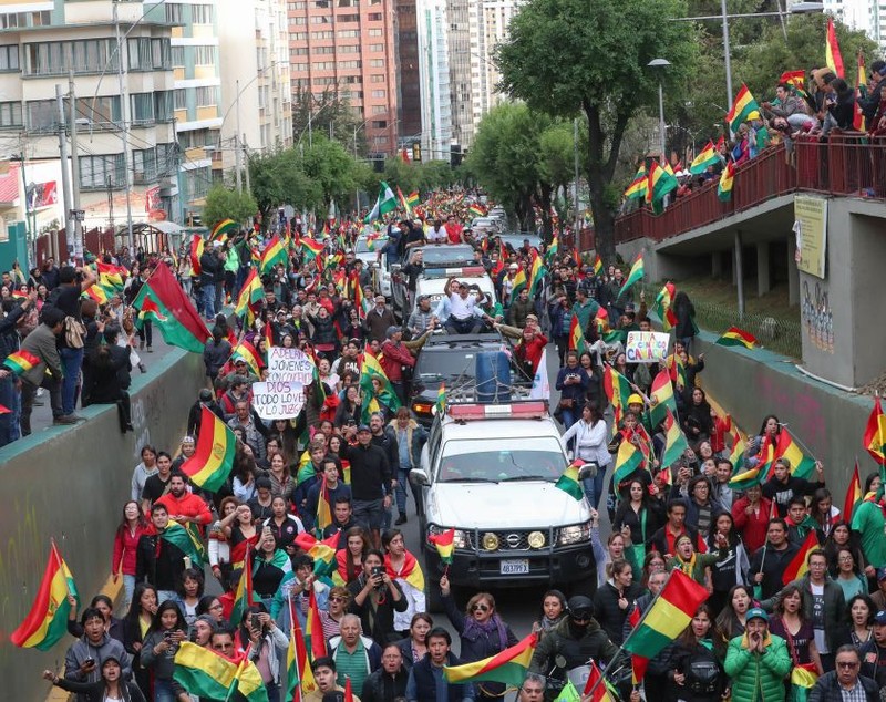 VIDEO | Evo Morales și-a dat demisia din funcția de președinte al Boliviei după proteste violente. „Renunţ”