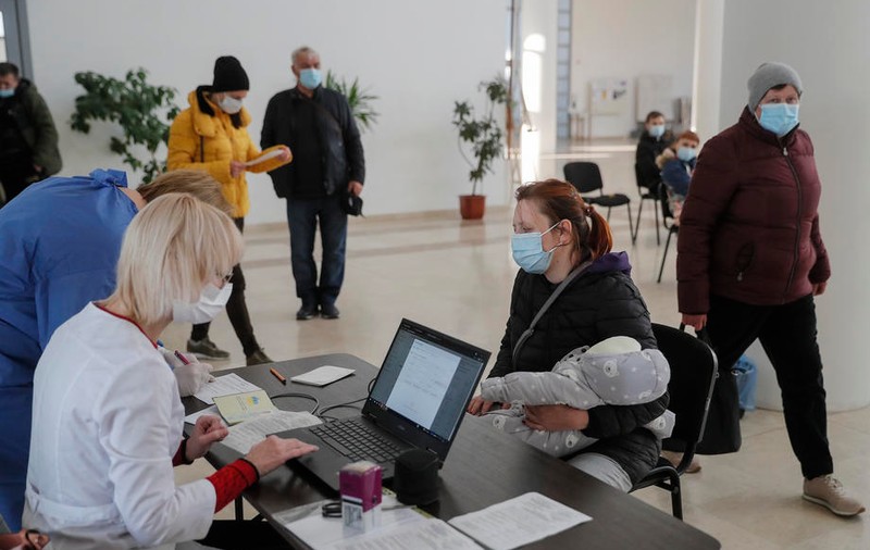 Sub 17.000 de persoane s-au vaccinat anti-COVID cu prima doză. Cum arată graficul imunizărilor din ultimele 24 de ore