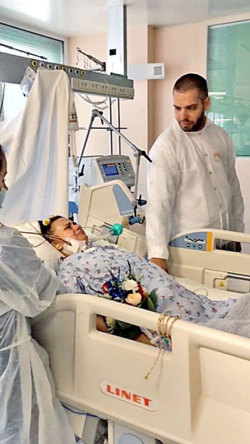 S-a căsătorit cu soțul ei l spital. Foto: cas.sk / Arhivă personală