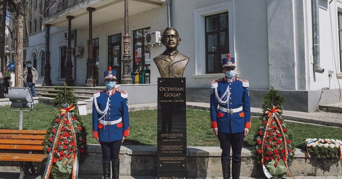 Bustul lui Octavian Goga a dispărut la Iași, era amplasat în Grădina Copou. Foto Ziarul de Iași