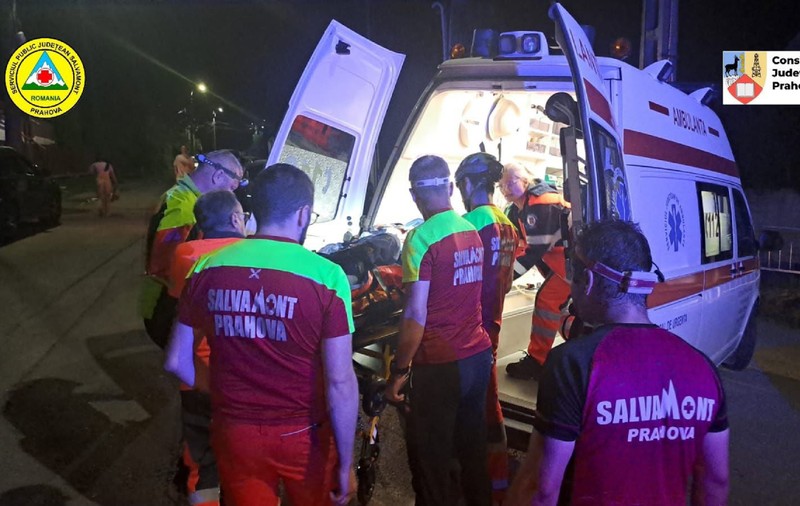Un alpinist s-a prăbușit în hău, de pe stâncile din Poiana Țapului. El a fost găsit de salvamontiştii din Prahova cu multiple traumatisme