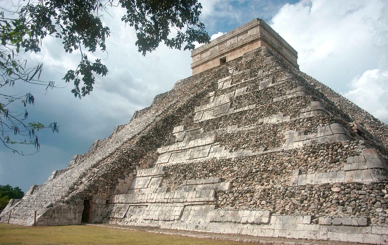 S-a găsit o intrare secretă în piramida de la Chichen Itza. Misterelor piramidelor mayașe ar putea fi rezolvate