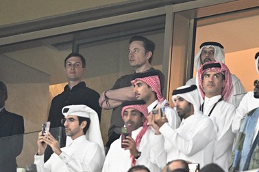 Elon Musk a urmărit finala Cupei Mondiale alături de Jared Kushner, ginerele lui Donald Trump. Foto: Profimedia