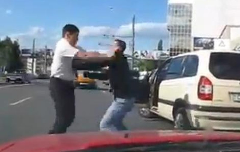Procuror sibian bătut în trafic de un șofer de autobuz