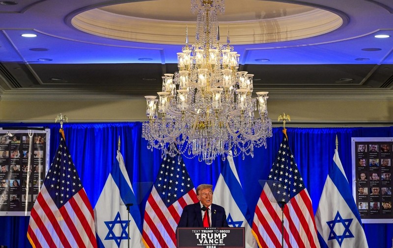 Donald Trump a marcat asaltul Hamas din 7 octombrie 2023 cu noi atacuri la adversarii politici, pe care i-a acuzat de „slăbiciune”