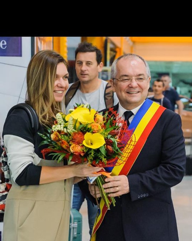 Atunci și Acum/ Emil Boc, premierul din perioada crizei economice, ales de patru ori primar al Clujului