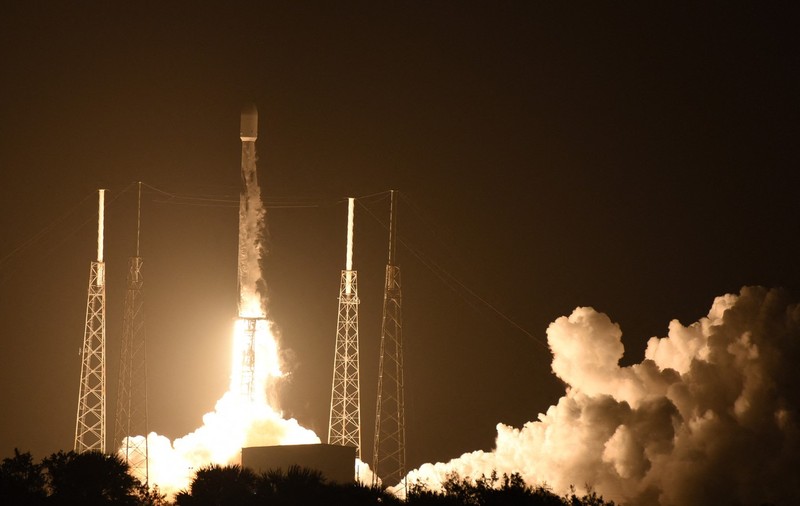O sondă privată japoneză a fost lansată spre Lună, cu ajutorul unei rachete SpaceX
