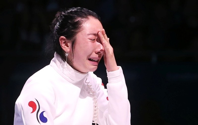 CEA MAI NEAGRĂ SECUNDĂ de la OLIMPIADĂ. Arbitrul i-a furat finala, ea s-a prăbuşit în lacrimi pe podea