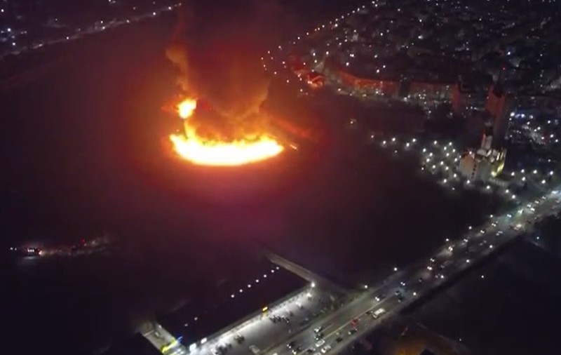 VIDEO | Incendiu uriaş de vegetație în Vâlcea. Imagini surprinse de dronă