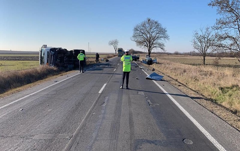 VIDEO | Carambol în Argeș. O persoană a murit și șase au fost rănite după ce o cisternă a lovit trei autoturisme