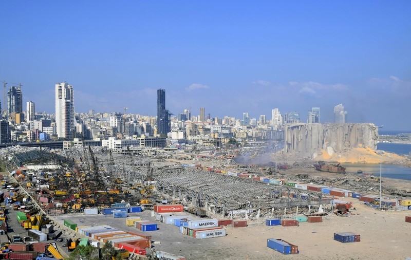 Vameșii libanezi au cerut de șase ori ridicarea nitratului de amoniu periculos din portul din Beirut. Nimeni nu le-a răspuns