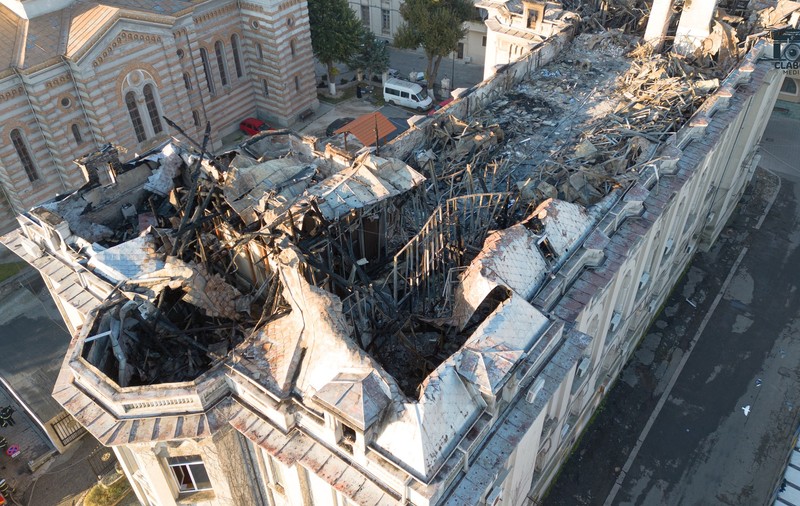 Audieri în cazul incendiului de la Arhiepiscopia Tomisului. Călugării care locuiau în chilii au dat declarații