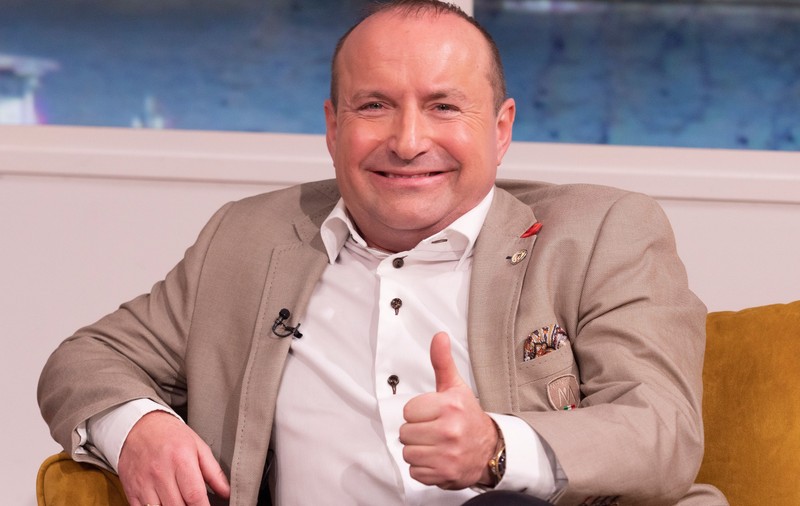 Un milionar britanic vrea să-și doneze 99% din avere după moartea sa, pentru a-și motiva copiii să muncească în continuare