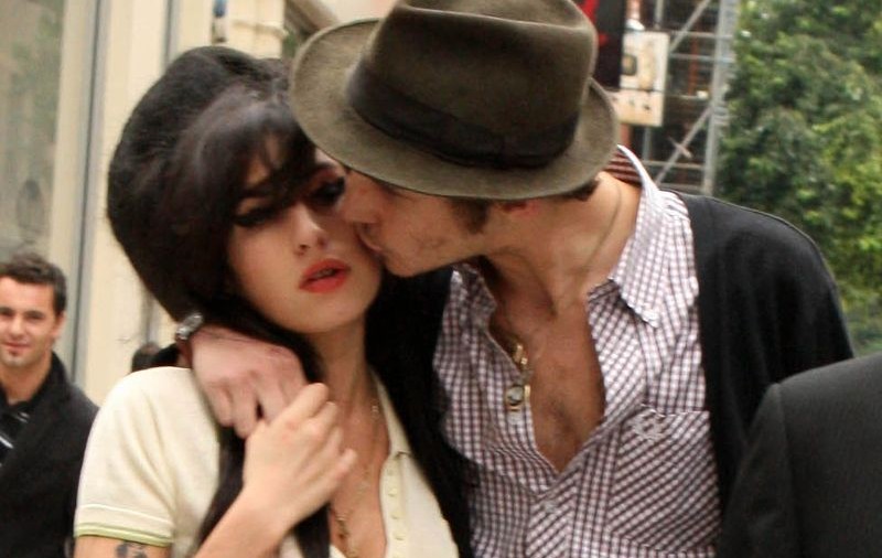 Divorţul dintre Amy Winehouse şi Blake Fielder-Civil va fi pronunţat azi