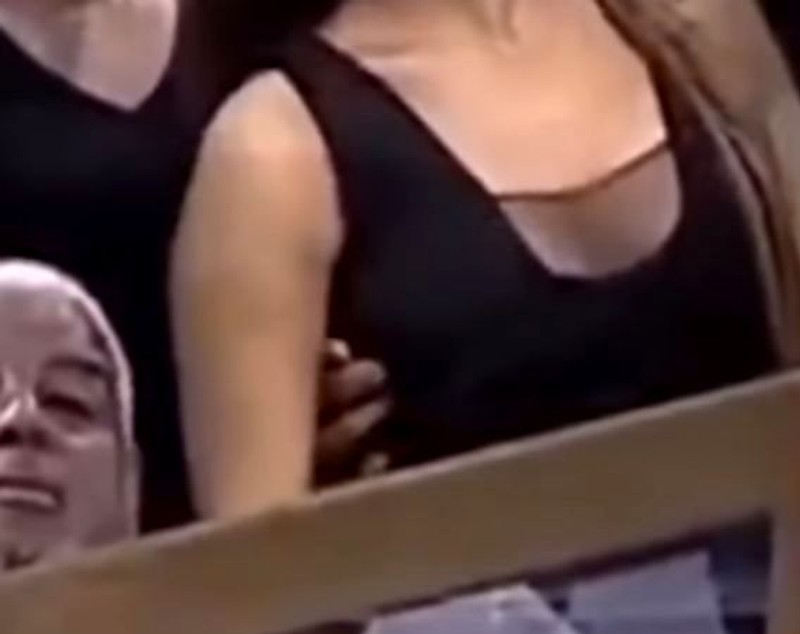 Pastorul care a pipăit-o pe sân pe Ariana Grande dă explicații. Ce spune despre gestul indecent pe care l-a făcut | FOTO&VIDEO