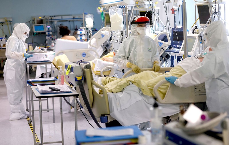 INSP: Aproape 90% din decesele provocate de COVID-19 săptămâna trecută și 70% din cazurile noi, la persoanele nevaccinate