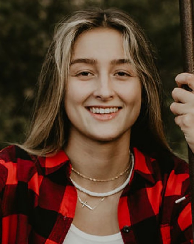 Trei adolescenți au aruncat cu pietre din mașină și au ucis o șoferiță de 20 de ani. Apoi au întors și i-au făcut fetei moarte poze, în Colorado