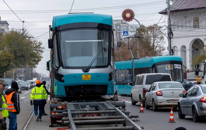 Primul tramvai nou a ajuns la Galaţi. 10 garnituri, achiziționate cu 19 milioane de euro