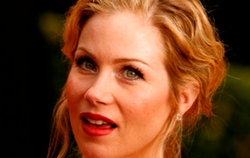 Christina Applegate trebuie să rămână însărcinată curând