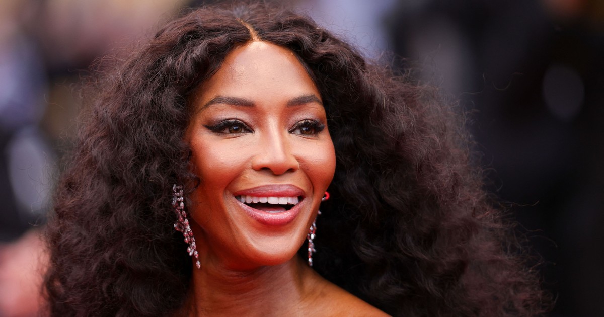 Naomi Campbell vine în România