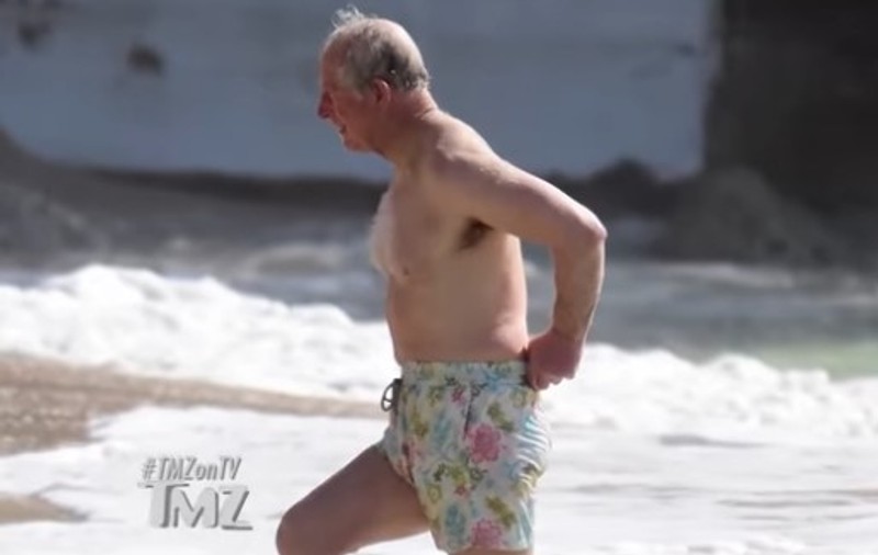 Prințul Charles și Camilla, filmați pe plajă, în costum de baie. Cum arată la 70 de ani