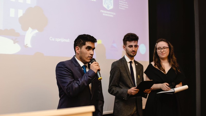 Frigur Botond, când și-a primit premiul la Gala Elevului Reprezentant 2022