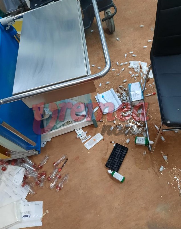 Un pacient ajuns la Unitatea de Primiri Urgențe a Spitalului Județean Vaslui a devastat salonul și a distrus aparatura medicală