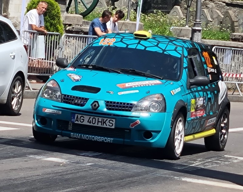 Cozi uriașe la intrarea în Sinaia. Trafic bară la bară pe DN1, în plin sezon estival. Care a fost motivul
