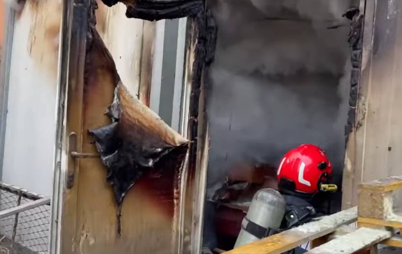 Incendiu la Spitalul Militar din Brașov. A luat foc un container cu materiale sanitare