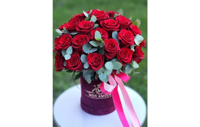 Flori livrate acasă: de ce un buchet ales cu grijă rămâne cel mai frumos cadou