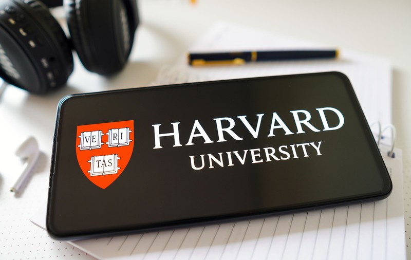 Un român, absolvent de Harvard, critică Bac-ul românesc. Care sunt diferențele față de cel american