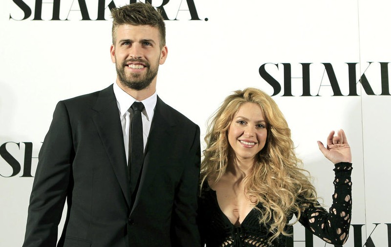 Imagini cu Gerard Pique și noua iubită sărutându-se. Cine e și cu ce se ocupă tânăra care l-a cucerit pe fotbalist