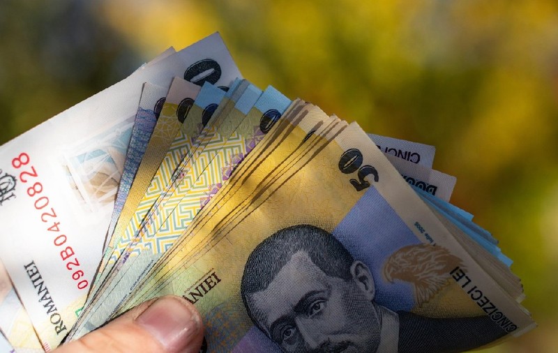 Ministrul economiei a concediat 21 de administratori speciali, care aveau salariu şi de 30.000 de lei pe lună. „Am cerut un raport de activitate pe care nu au fost în stare să mi-l dea”