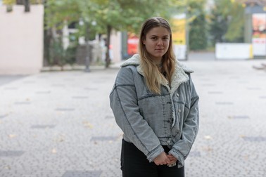 Dașa Șovalova lucrează la o multinațională și face antrenamente militare de cinci ori pe săptămână