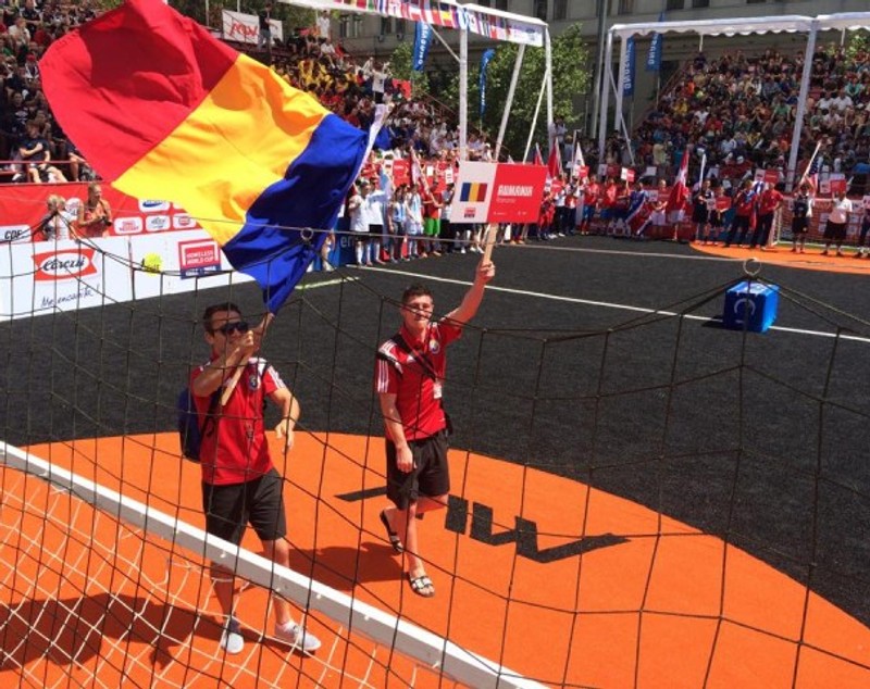Nu am avut bani pentru Homeless World Cup, ”am împrumutat” un om al străzii din Chile!