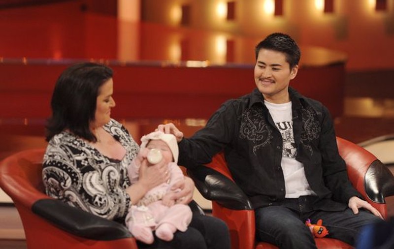 Thomas Beatie, primul bărbat din lume care a născut, nu poate divorţa de soţia sa