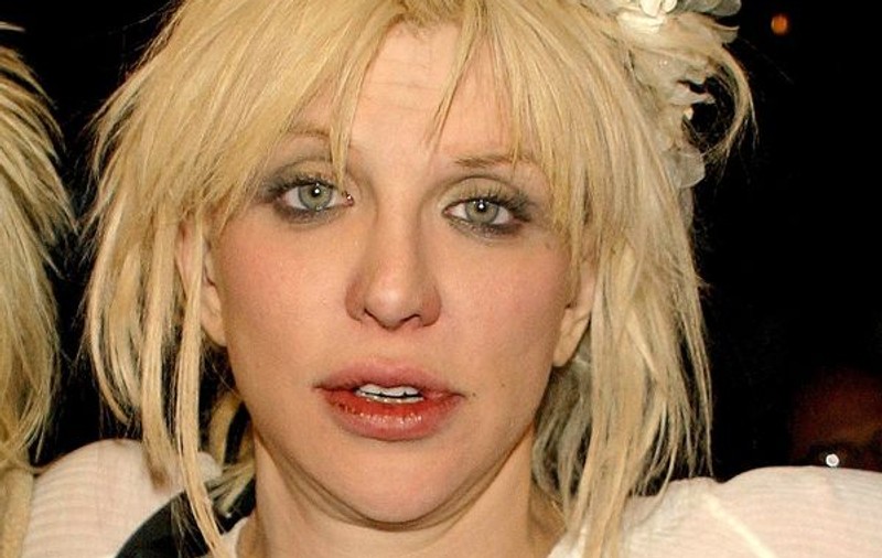 Courtney Love vrea magazin de lenjerie intimă