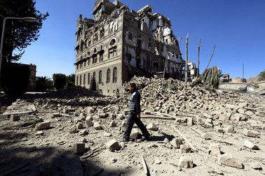 Capitala Yemenului, grav lovită de bombardament FOTO: EPA