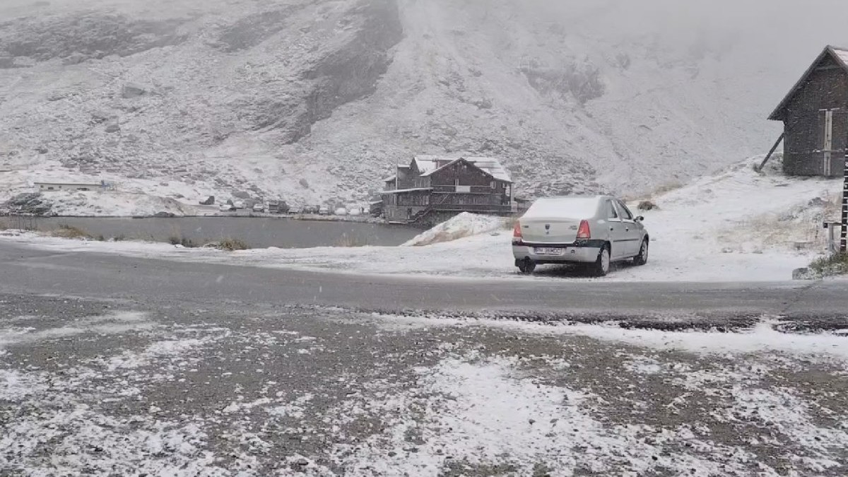 Ninsoare pe Transfăgărășan
