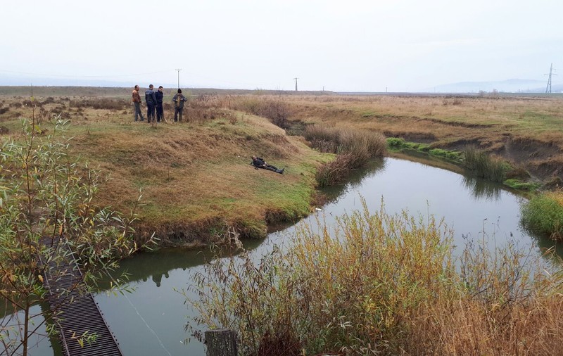 Cioban găsit mort într-un râu dintr-o suburbie a municipiului Vaslui. Poliția face anchetă| FOTO