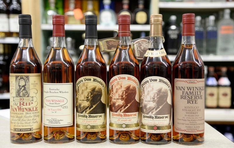 Legea supermarketurilor, amendată din cauza sticlelor de whisky