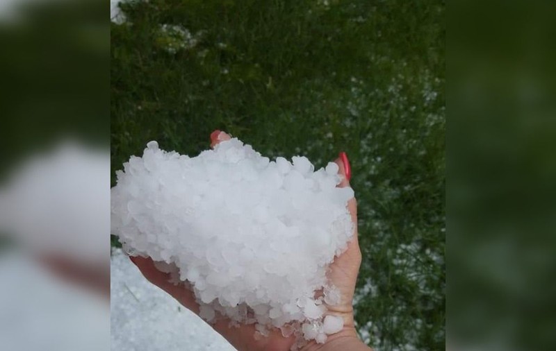Grindina a lovit puternic în Tulcea, județ vizat de codul portocaliu de vreme rea. Peisaj de iarnă veritabilă, la sfârșit de mai / FOTO&VIDEO