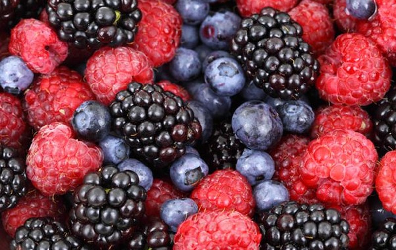 Uite ce fruct conţine de 10 ori mai multă vitamina C decât lămâia şi combate gripa!