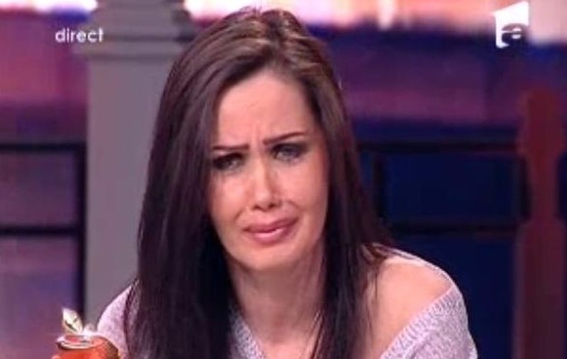 Oana Zăvoranu, mărturisiri şocante: "M-am uitat pe Internet cum a murit Whitney Houston. Voiam o moarte decentă. M-am dus în mijlocul sufrageriei şi..."