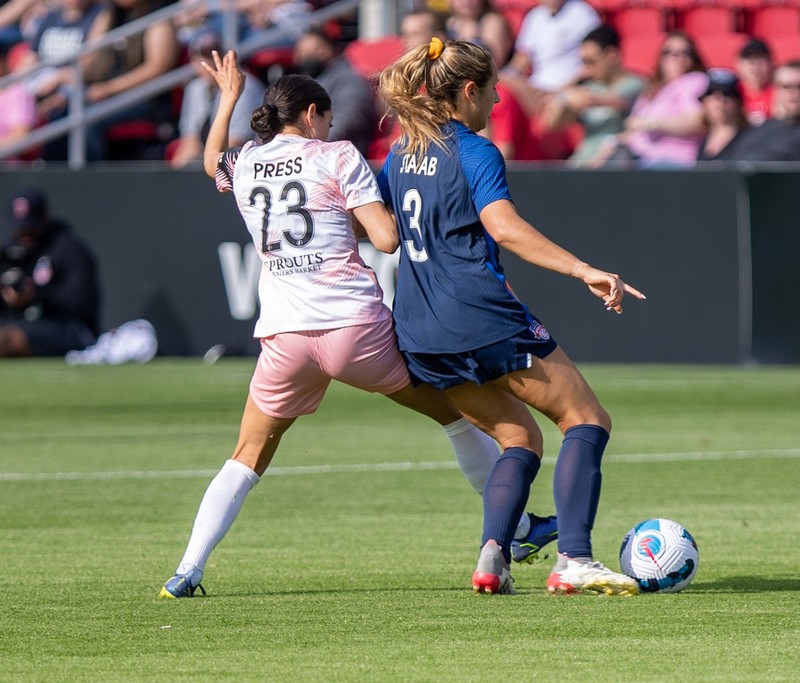 Sam Staab (#3 Washington Spirit) and Christen Press (#23 ACFC) battling for a ball during the national womens soccer league game between Washington Spirit and Angel City FC at Audi Field in Washington D.C Washington Spirit v Angel City FC, Washington D.C, District of Columbia, United States Of America - 15 May 2022,Image: 691670322, License: Rights-managed, Restrictions: , Model Release: no, Credit line: Profimedia