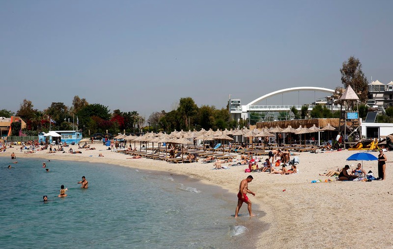 Condiții noi pentru turiștii români care vor să meargă în vacanță în Grecia