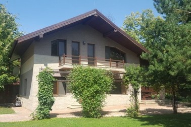 Casă în Cernica