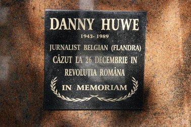 Placa neagră care a dispărut de pe monumentul dedicat lui Danny Huwe