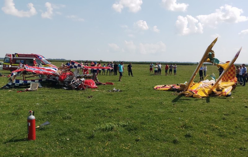 FOTO&VIDEO/ Primele imagini de la locul accidentului aviatic din Frătăuții Vechi, Suceava