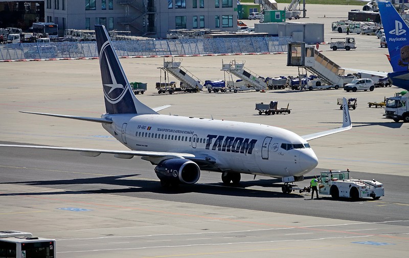 TAROM a suspendat cursele interne timp de două săptămâni